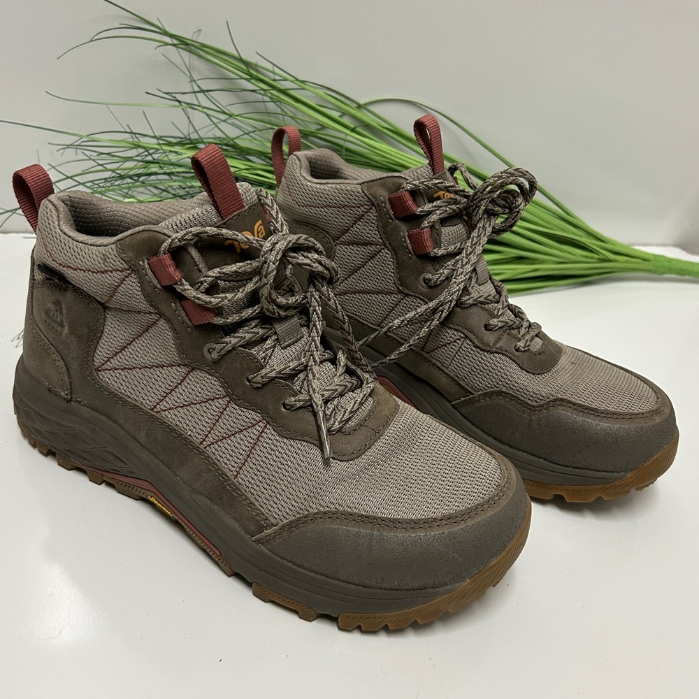 Teva Women's Ridgeview Mid RP hiking boot 1116631 Size 8.5
